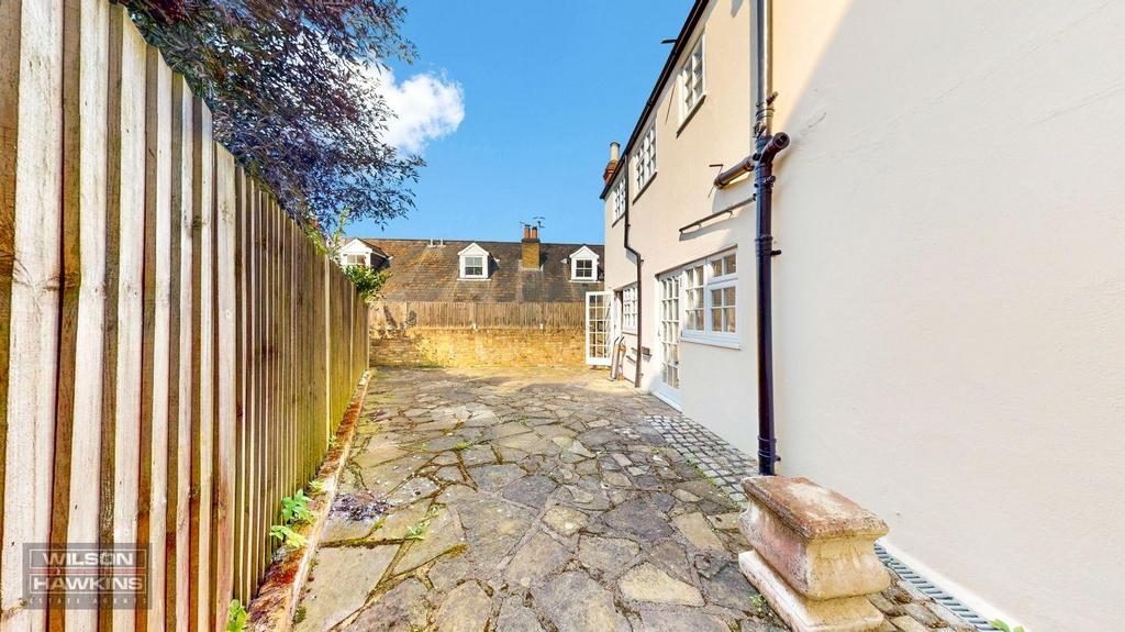 26 A Crown Street - e Mm1 UMq PXGj C0 Dcmg Wig.jpg