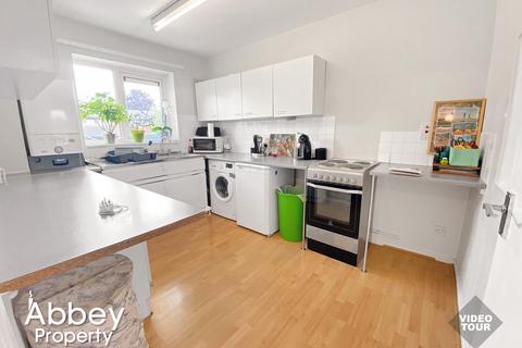 2 bedroom flat to rent, Lullington Close, Wigmore, LU2 8QY