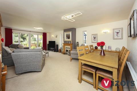 2 bedroom detached bungalow for sale, Shelley Close, Headless Cross, Redditch