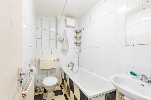 4 bedroom house for sale, Hyde Close, Plaistow, London, E13