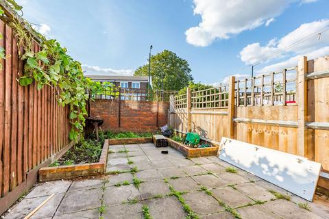 4 bedroom house for sale, Hyde Close, Plaistow, London, E13