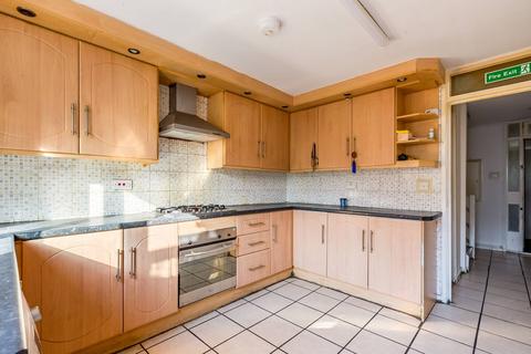 6 Hyde Close, London, E13 9BD