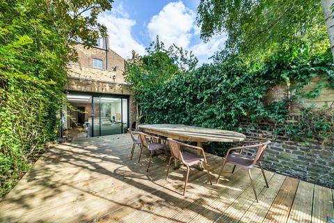 3 bedroom flat for sale, Rush Hill Road, Battersea