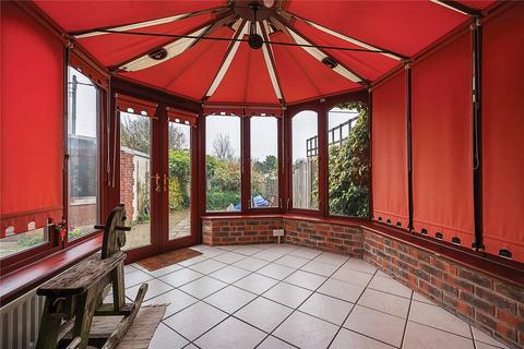 4 bedroom semi-detached house for sale, Weybourne Road, Farnham, Surrey, GU9