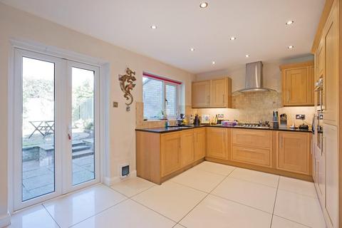 4 bedroom semi-detached house for sale, Bishopdale Close, Knaresborough