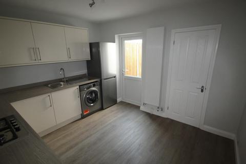 2 bedroom end of terrace house to rent, Sun Road, Swanscombe, Kent, DA10 0BH