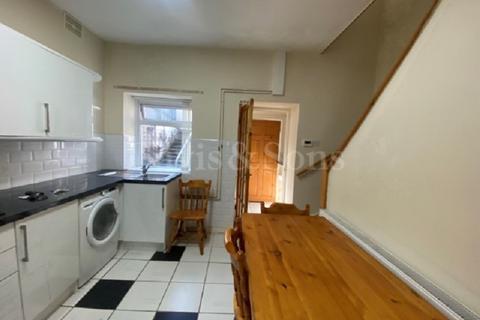 2 bedroom terraced house for sale, George Street, Pontypool, Monmouthshire. NP4 6BX