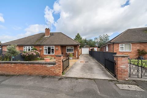 2 bedroom bungalow for sale, Teddington Gardens, Gloucestershire GL4