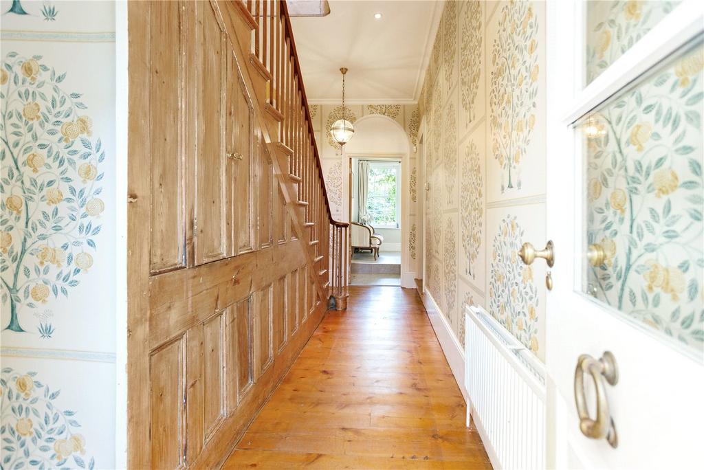 Entrance Hll