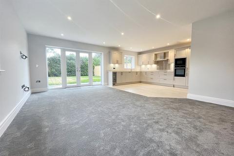 4 bedroom detached bungalow for sale, Christchurch