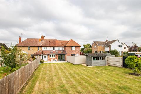 3 bedroom terraced house to rent, Station Road, Bow Brickhill, Milton Keynes