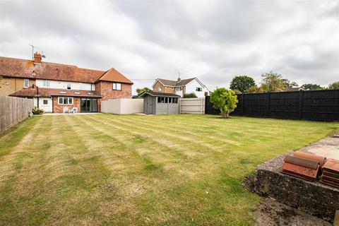 3 bedroom terraced house to rent, Station Road, Bow Brickhill, Milton Keynes