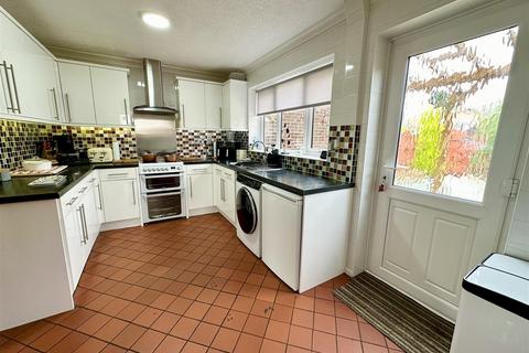 4 bedroom end of terrace house for sale, Marlborough Green Crescent, Martham, NR29