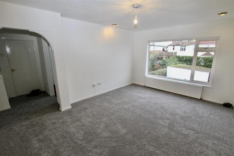 2 bedroom flat to rent, Canvey Road, Leigh On Sea, Essex