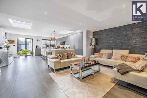 19 Melton Fields, Epsom, KT19 9QH