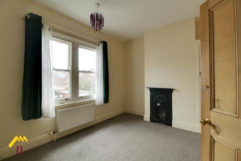 3 bedroom terraced house to rent, Rockingham Road, Doncaster DN2