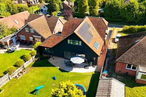 4 bedroom detached house for sale, Spurgrove, Henley-on-thames RG9