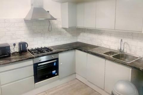 2 bedroom flat for sale, Highmead Crescent, Wembley HA0