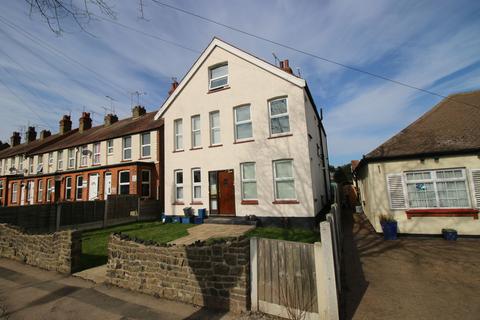 1 bedroom ground floor flat to rent, Carlton Avenue, Westcliff-On-Sea, SS0