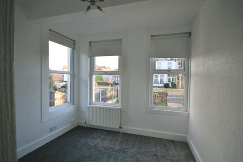 1 bedroom ground floor flat to rent, Carlton Avenue, Westcliff-On-Sea, SS0