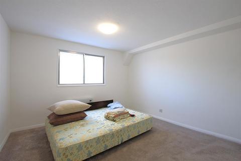 2 bedroom apartment for sale, Cranston Close, Hounslow TW3