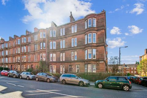 3 bedroom flat to rent, Minard Road, Flat 2/2, Shawlands, Glasgow, G41 2EJ