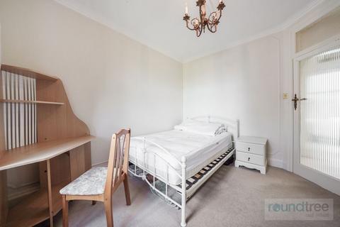 3 bedroom apartment for sale, Collingwood Court, Queens Road, Hendon NW4