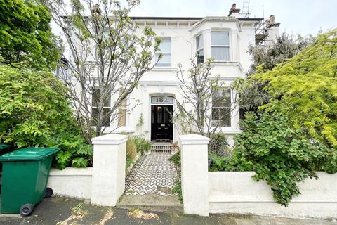 2 bedroom flat to rent, Springfield Road, Brighton BN1