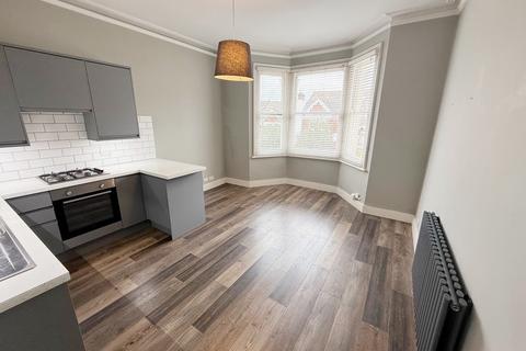 2 bedroom flat to rent, Springfield Road, Brighton BN1