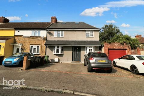 5 bedroom end of terrace house for sale, Hardie Road, Dagenham