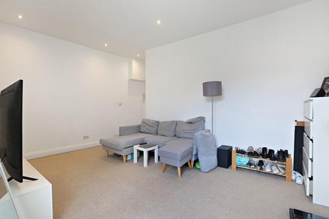 12 Bavent Road, London, SE5 9RY
