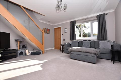 3 bedroom semi-detached house for sale, Pembroke Drive, Morley, Leeds, West Yorkshire