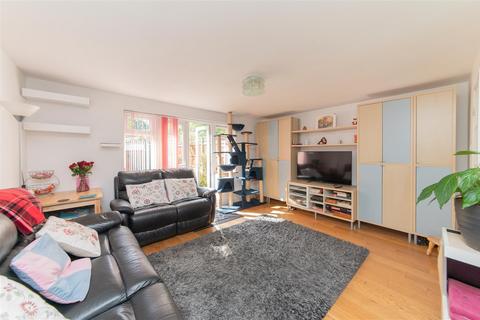 3 bedroom end of terrace house for sale, Sanders Lane, Mill Hill, London