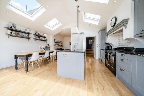 107 Churston Drive, Morden, SM4 4JE
