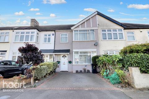 3 bedroom terraced house for sale, Heybridge Drive, Barkingside