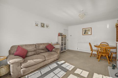 2 bedroom maisonette for sale, Kings Field, Bursledon, Southampton, Hampshire. SO31 8EN