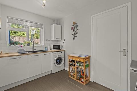 2 bedroom maisonette for sale, Kings Field, Bursledon, Southampton, Hampshire. SO31 8EN