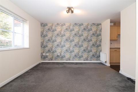 2 bedroom maisonette to rent, Pipers Lane, Kenilworth