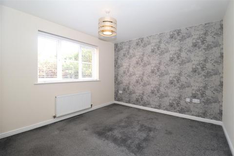 2 bedroom maisonette to rent, Pipers Lane, Kenilworth