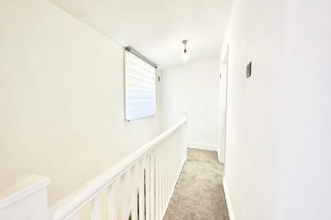 1 bedroom terraced house to rent, Barrington Road, London, E12