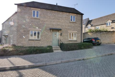 2 bedroom terraced house to rent, 2 Savory Way, Cirencester