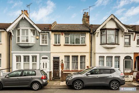 3 bedroom terraced house for sale, Winchester Road, London N9