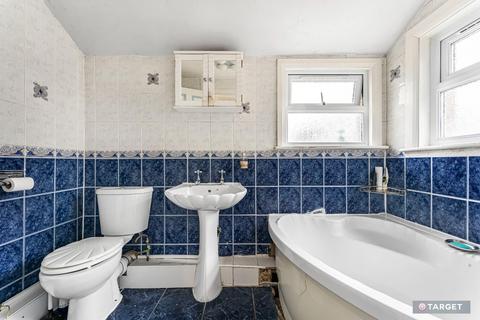 3 bedroom terraced house for sale, Winchester Road, London N9