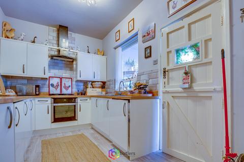 2 bedroom semi-detached house for sale, Barnardiston Road, Sheffield, S9