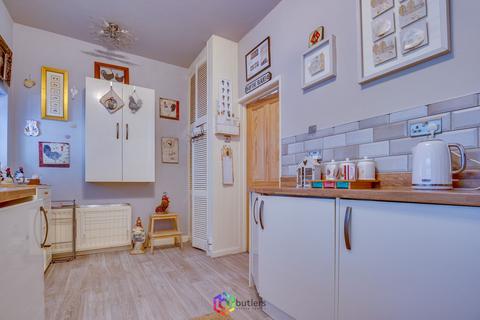 22 Barnardiston Road, Sheffield, S9 4RW