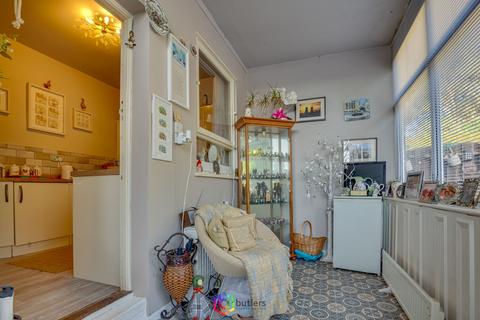 22 Barnardiston Road, Sheffield, S9 4RW
