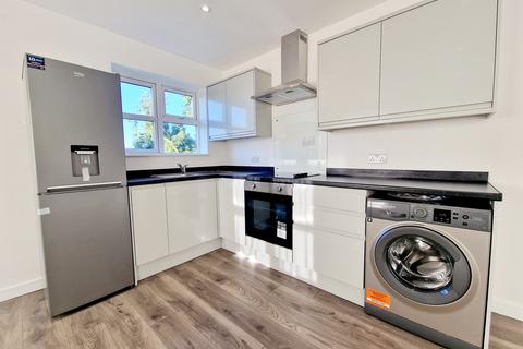 2 bedroom flat to rent, Tavistock Road, Yiewsley UB7