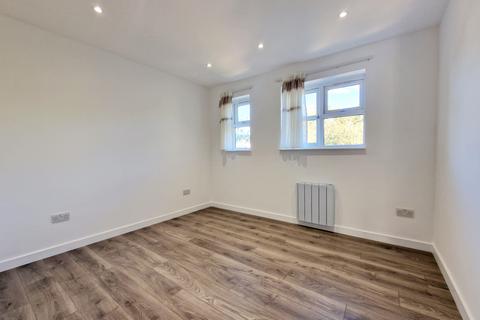 2 bedroom flat to rent, Tavistock Road, Yiewsley UB7