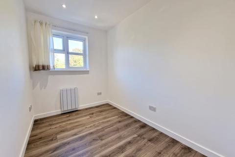 2 bedroom flat to rent, Tavistock Road, Yiewsley UB7