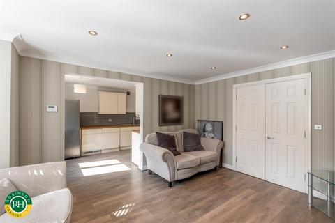 Flat 3, Bramley House Bawtry Road, Bessacarr, Doncaster, DN4 7NB